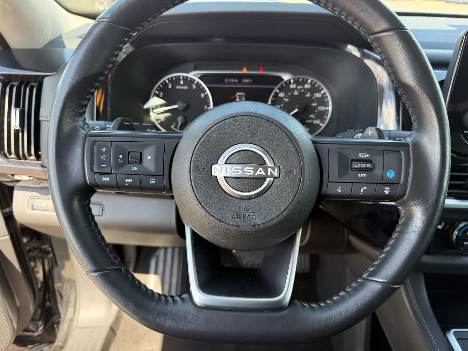 Nissan Pathfinder SV 2024