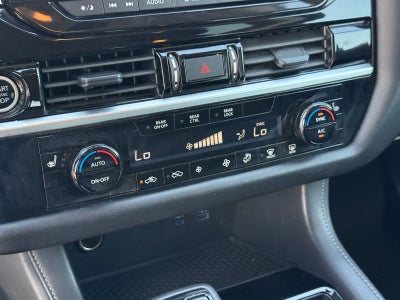 Nissan Pathfinder SV 2024