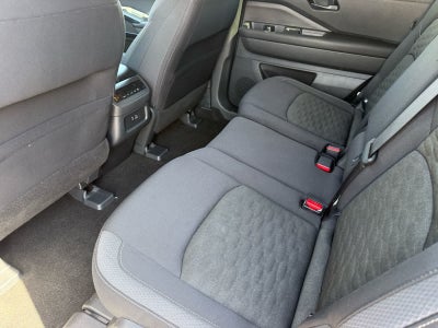 Nissan Pathfinder SV 2024