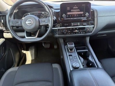 Nissan Pathfinder SV 2024