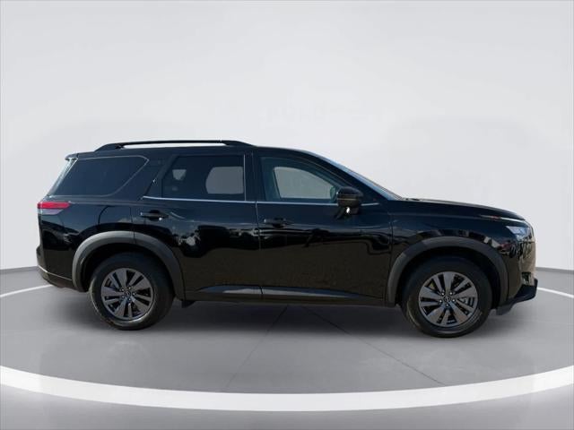 Nissan Pathfinder SV 2024