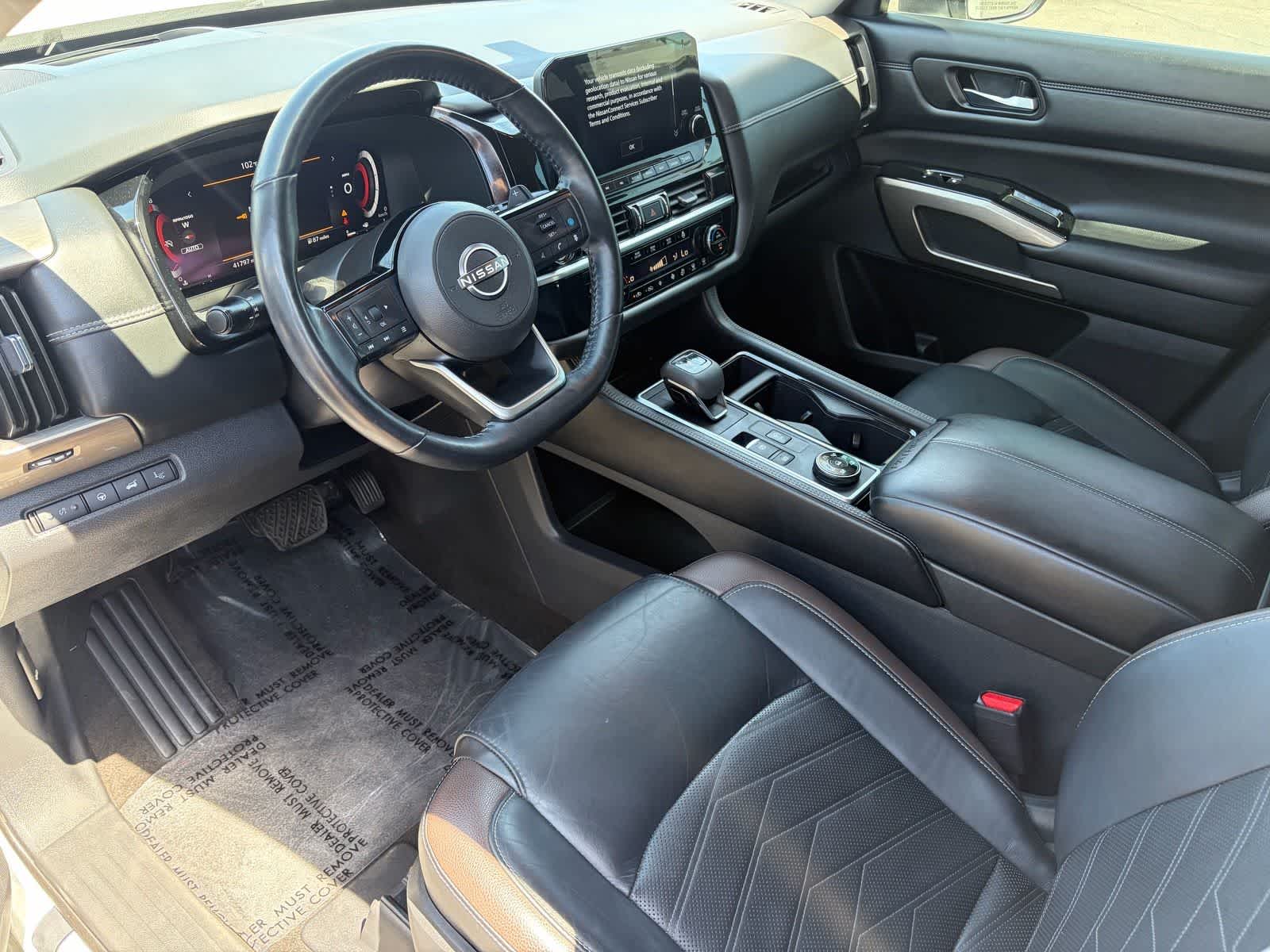 Nissan Pathfinder Platinum 2023