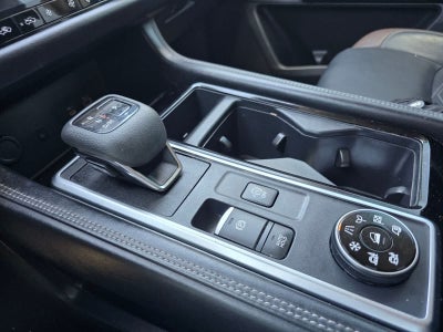 Nissan Pathfinder Platinum 2023