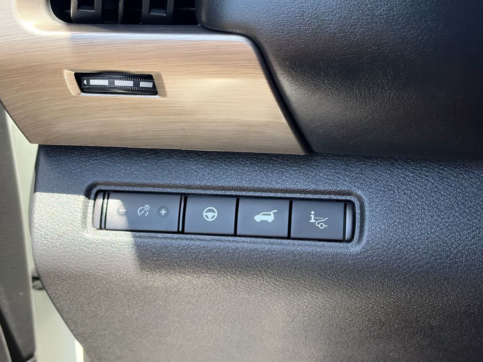 Nissan Pathfinder Platinum 2023