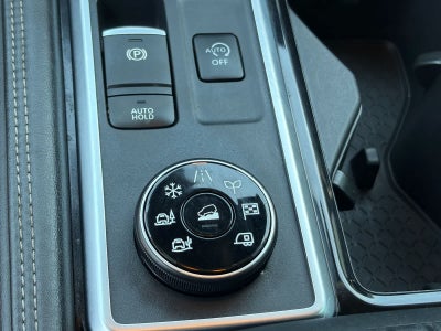 Nissan Pathfinder Platinum 2023