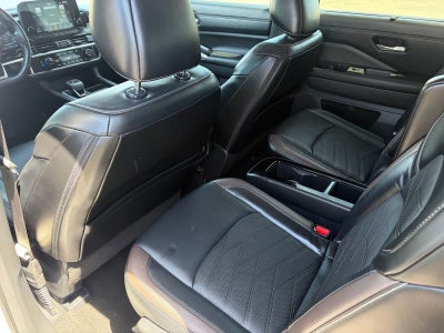 Nissan Pathfinder Platinum 2023