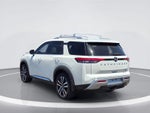 Nissan Pathfinder Platinum 2023