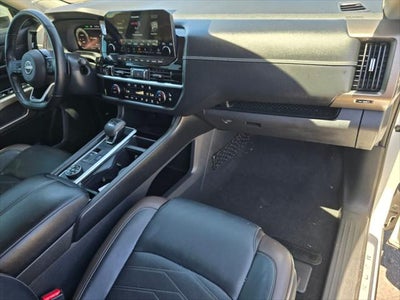 Nissan Pathfinder Platinum 2023