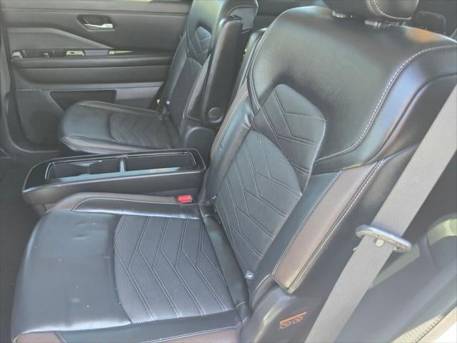 Nissan Pathfinder Platinum 2023