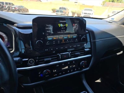 Nissan Pathfinder Platinum 2023
