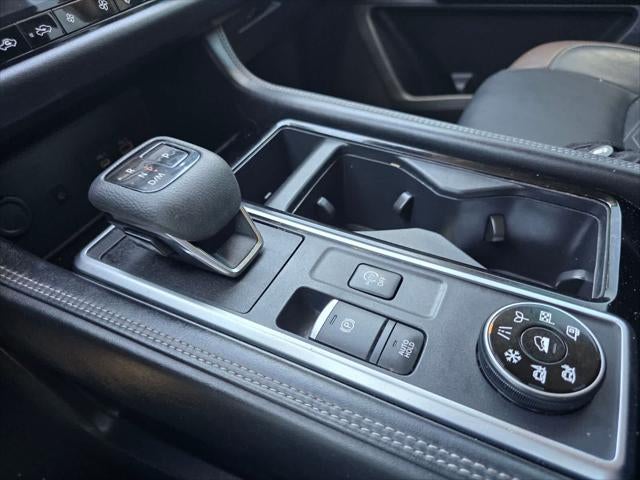 Nissan Pathfinder Platinum 2023