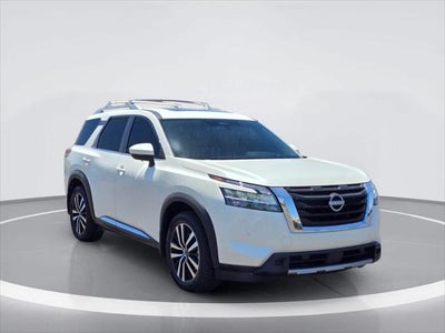 Nissan Pathfinder Platinum 2023