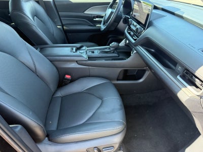 Toyota Grand Highlander XLE 2025
