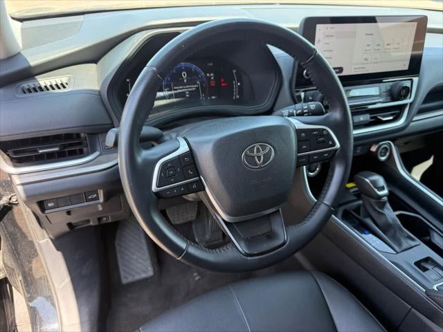 Toyota Grand Highlander XLE 2025