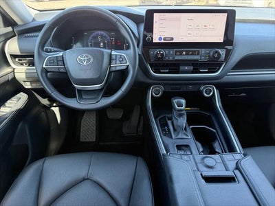 Toyota Grand Highlander XLE 2025