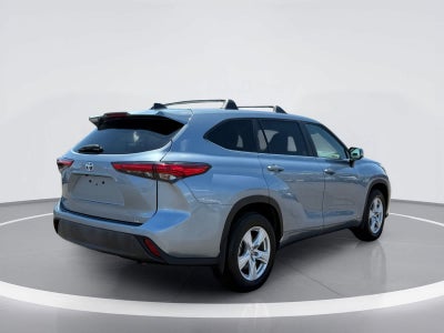 Toyota Highlander Hybrid LE 2023