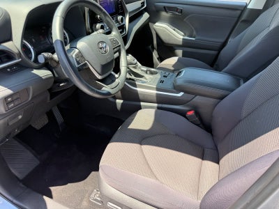 Toyota Highlander Hybrid LE 2023