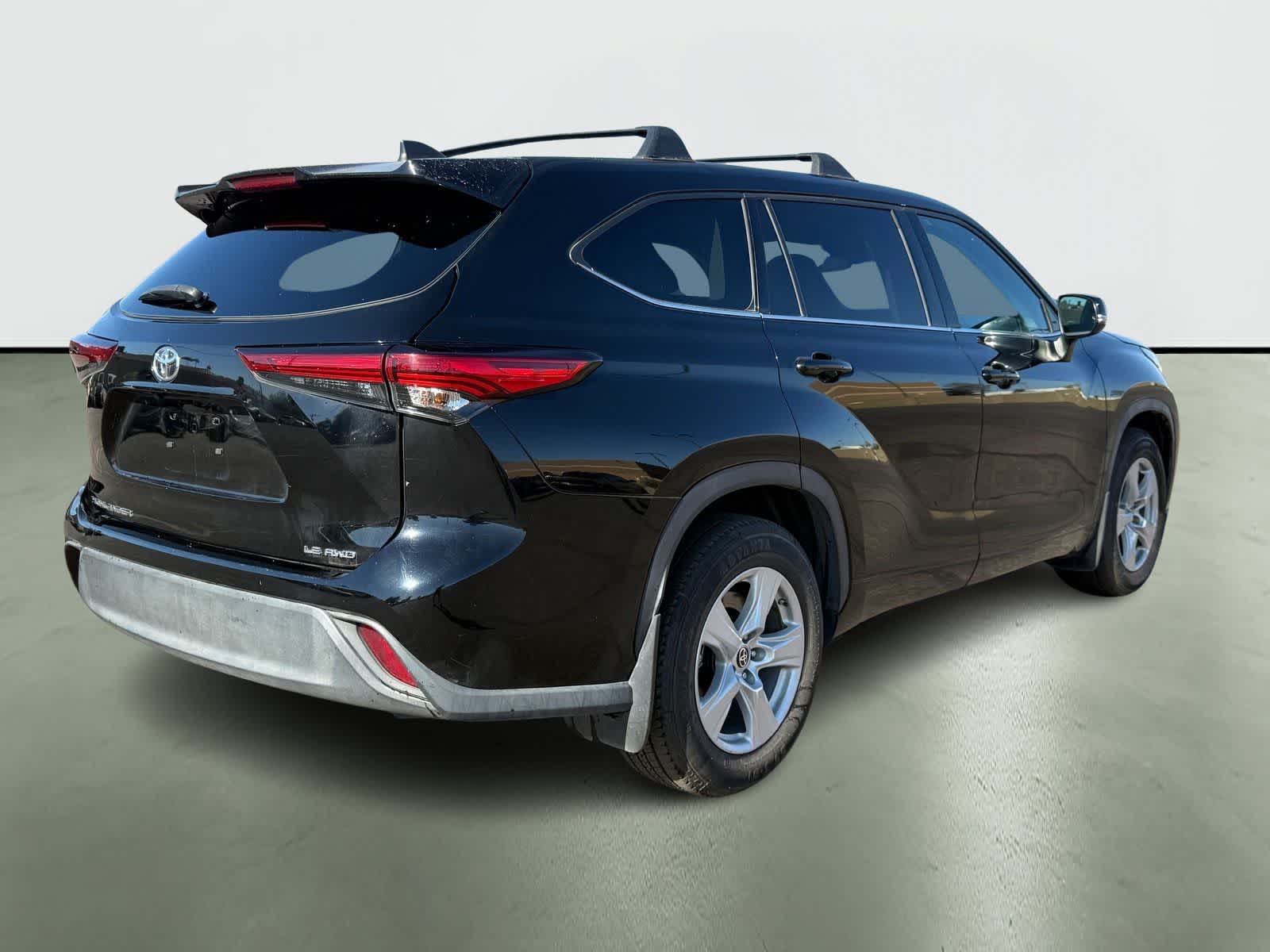 2022 Toyota Highlander LE