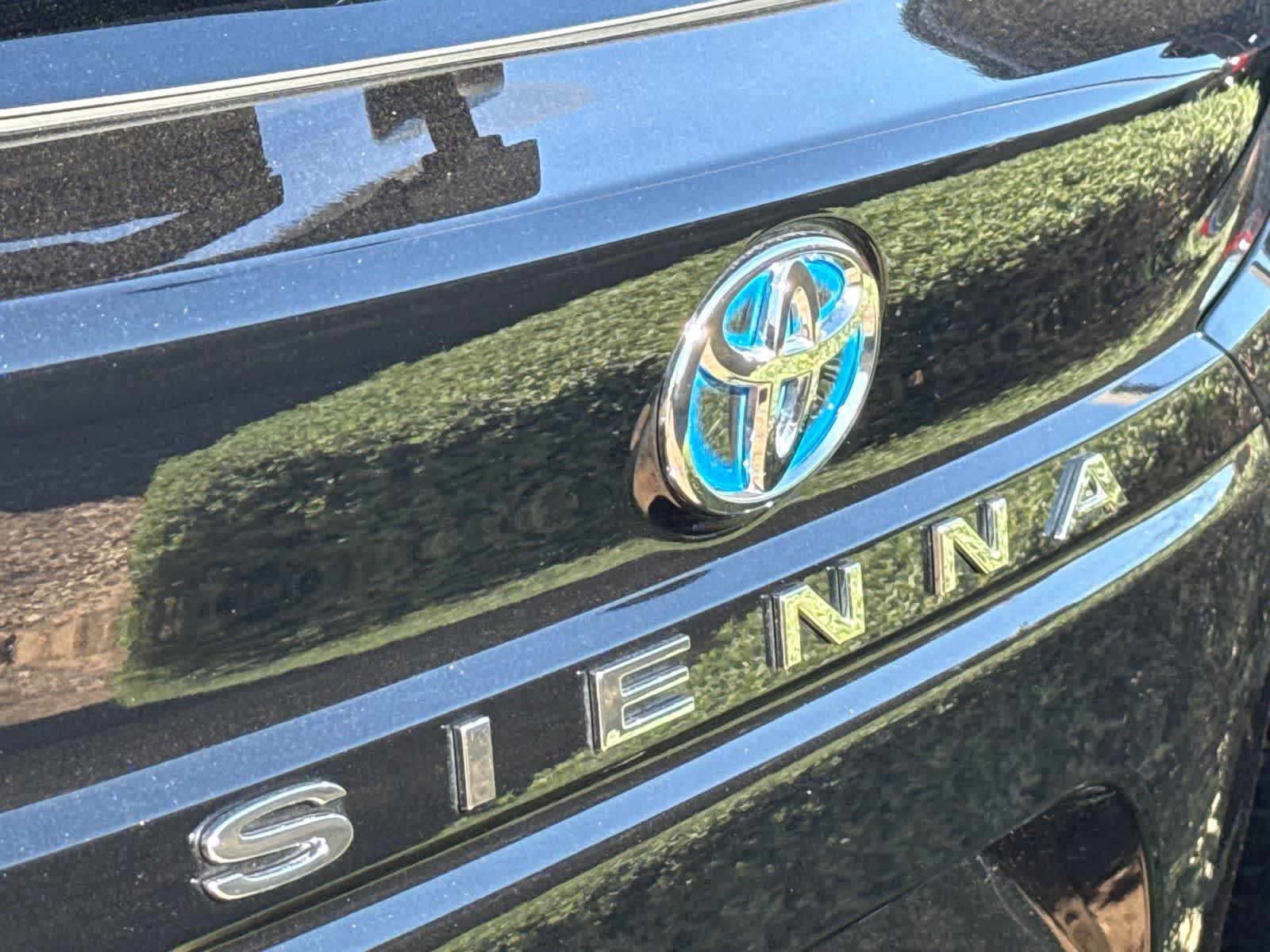 Toyota Sienna Platinum 2025