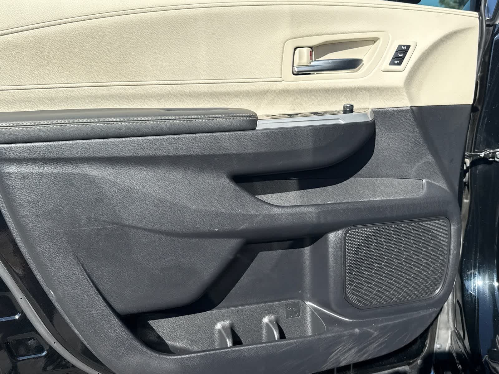 Toyota Sienna Platinum 2025