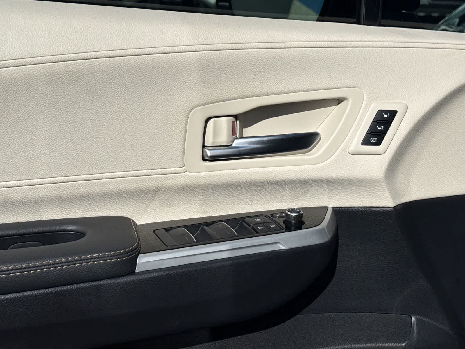 Toyota Sienna Platinum 2025