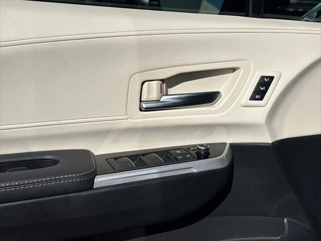 Toyota Sienna Platinum 2025