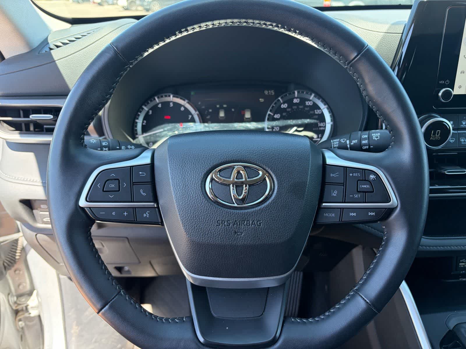 Toyota Highlander LE 2025