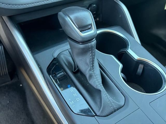 Toyota Highlander LE 2025