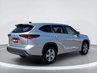 Toyota Highlander LE 2025