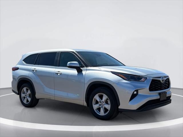 Toyota Highlander LE 2025