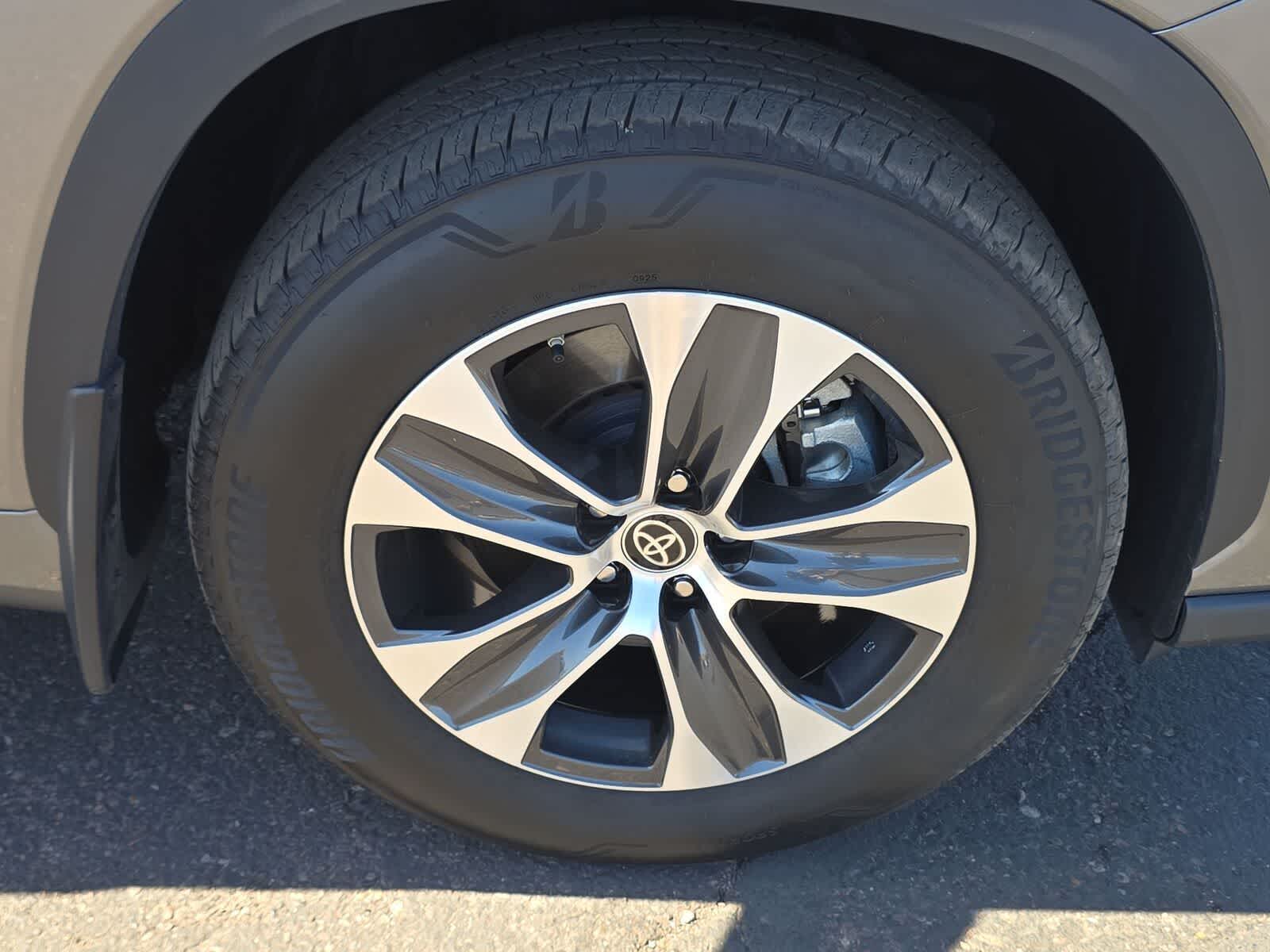 2025 Toyota Highlander XLE