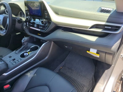 2025 Toyota Highlander XLE