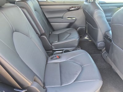 2025 Toyota Highlander XLE