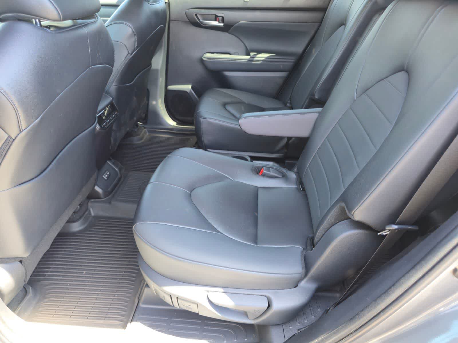 2025 Toyota Highlander XLE