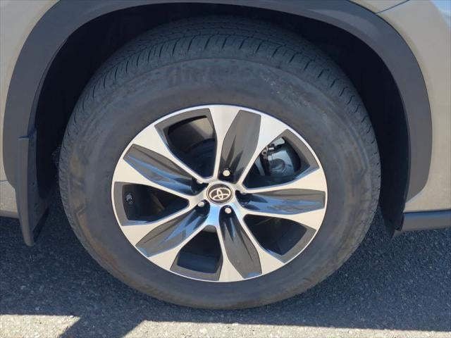 2025 Toyota Highlander XLE