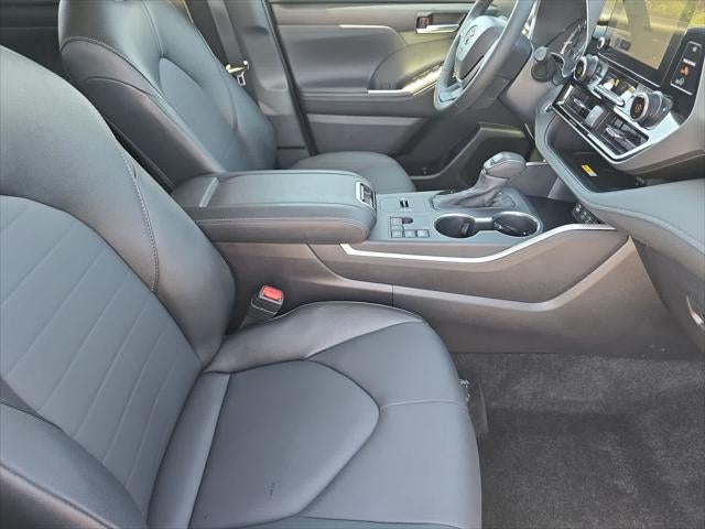 2025 Toyota Highlander XLE