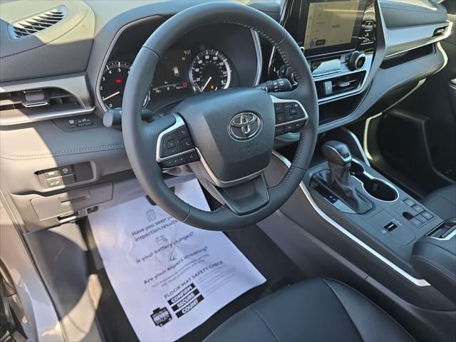 2025 Toyota Highlander XLE