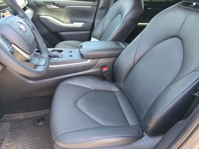 2025 Toyota Highlander XLE