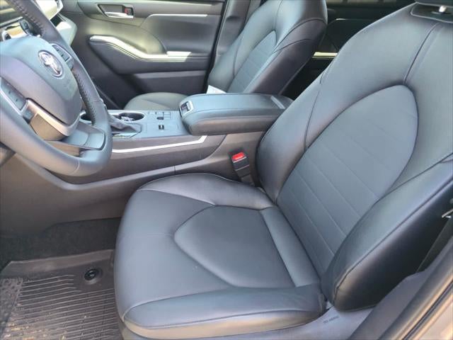 2025 Toyota Highlander XLE