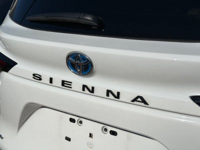 Toyota Sienna LE 2025