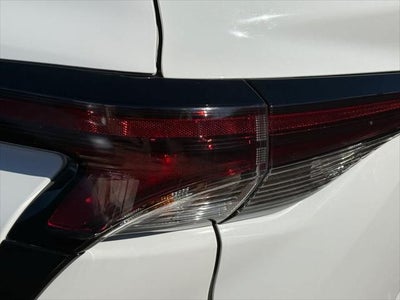 Toyota Sienna LE 2025