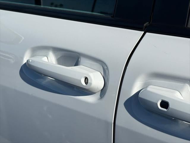 Toyota Sienna LE 2025