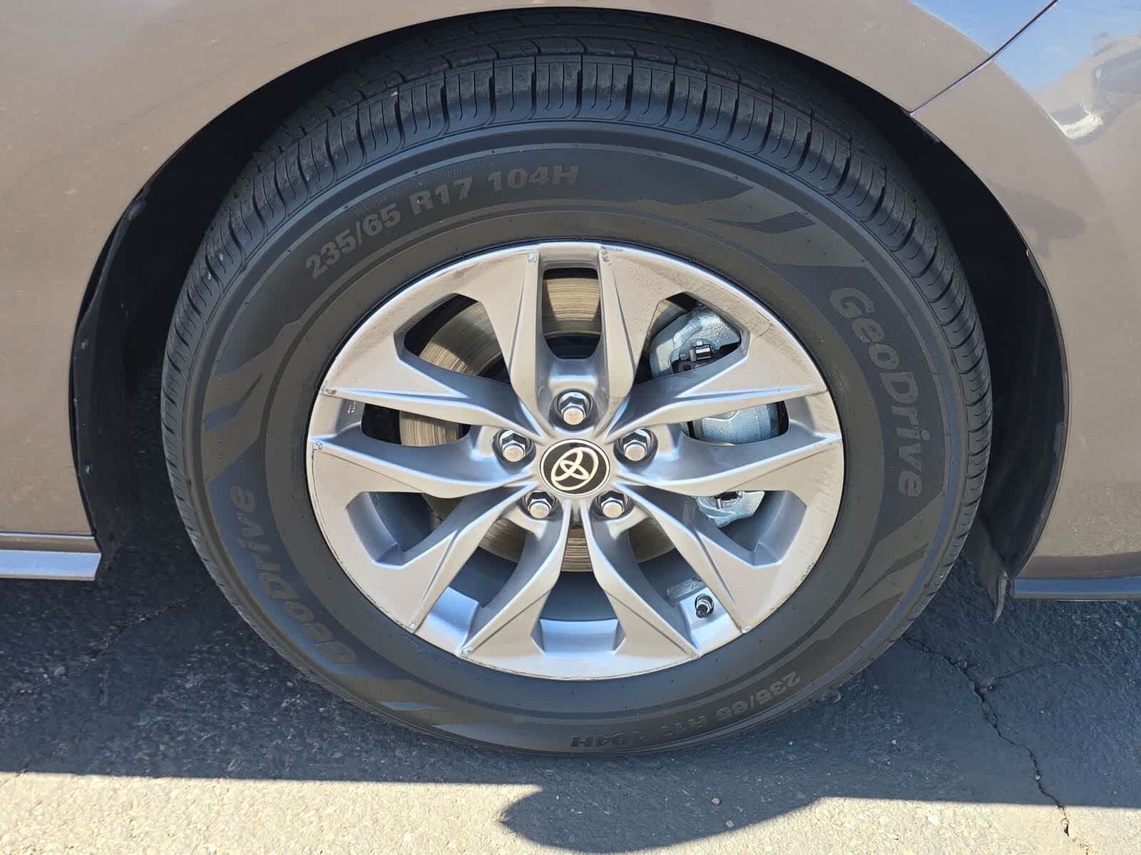 Toyota Sienna LE 2021