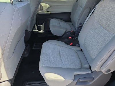 Toyota Sienna LE 2021