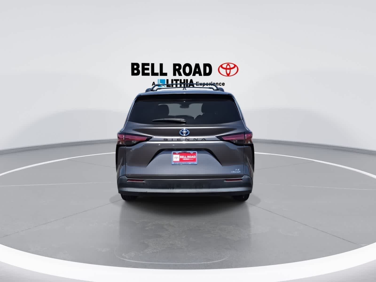 Toyota Sienna LE 2021