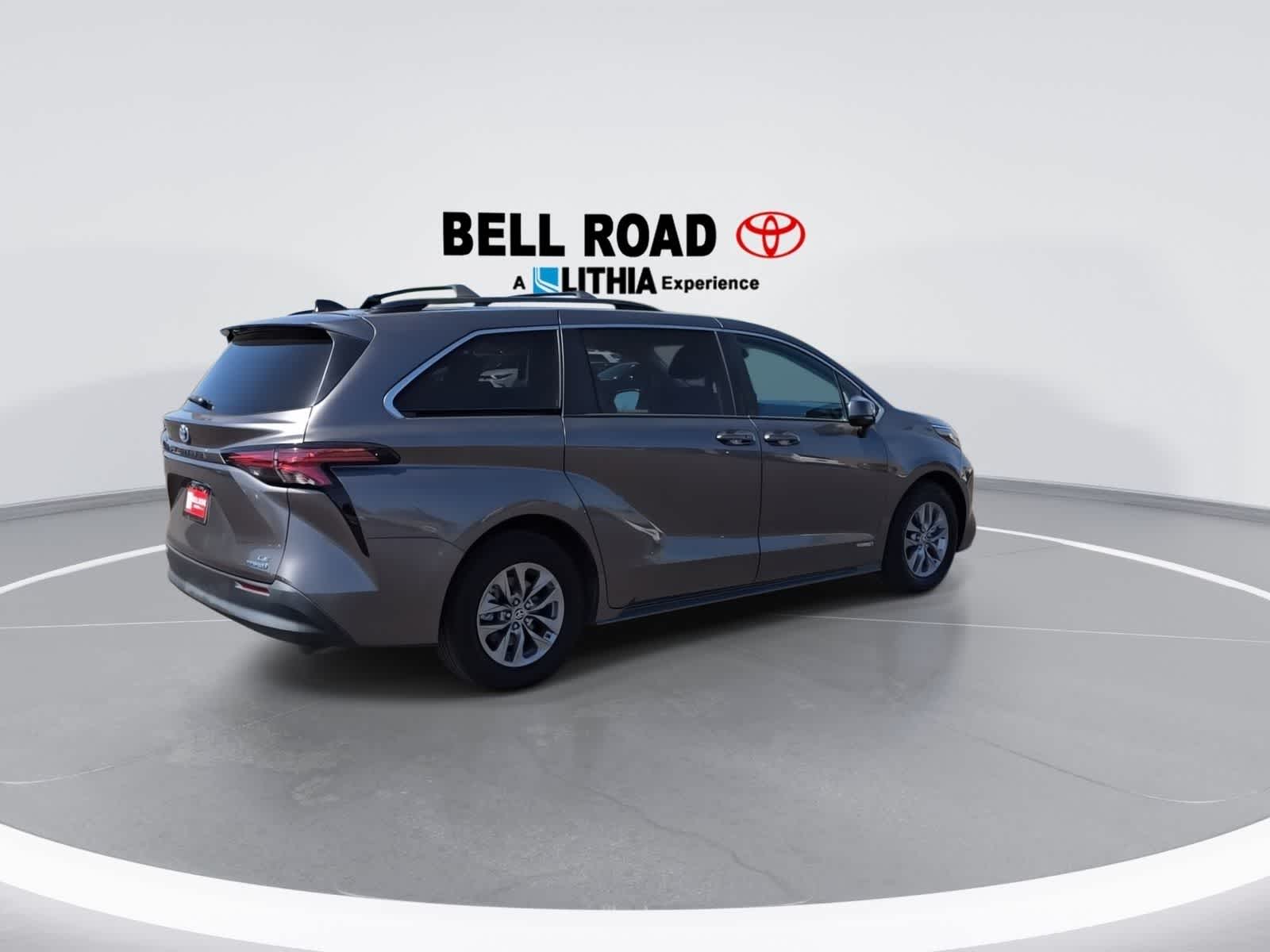 Toyota Sienna LE 2021