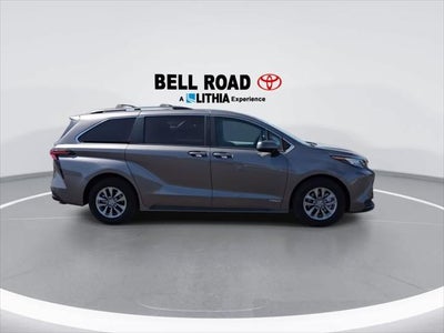 Toyota Sienna LE 2021
