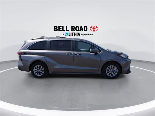 Toyota Sienna LE 2021