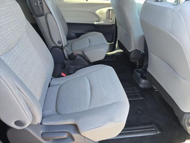 Toyota Sienna LE 2021