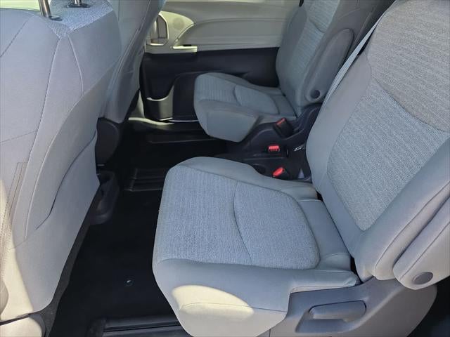 Toyota Sienna LE 2021